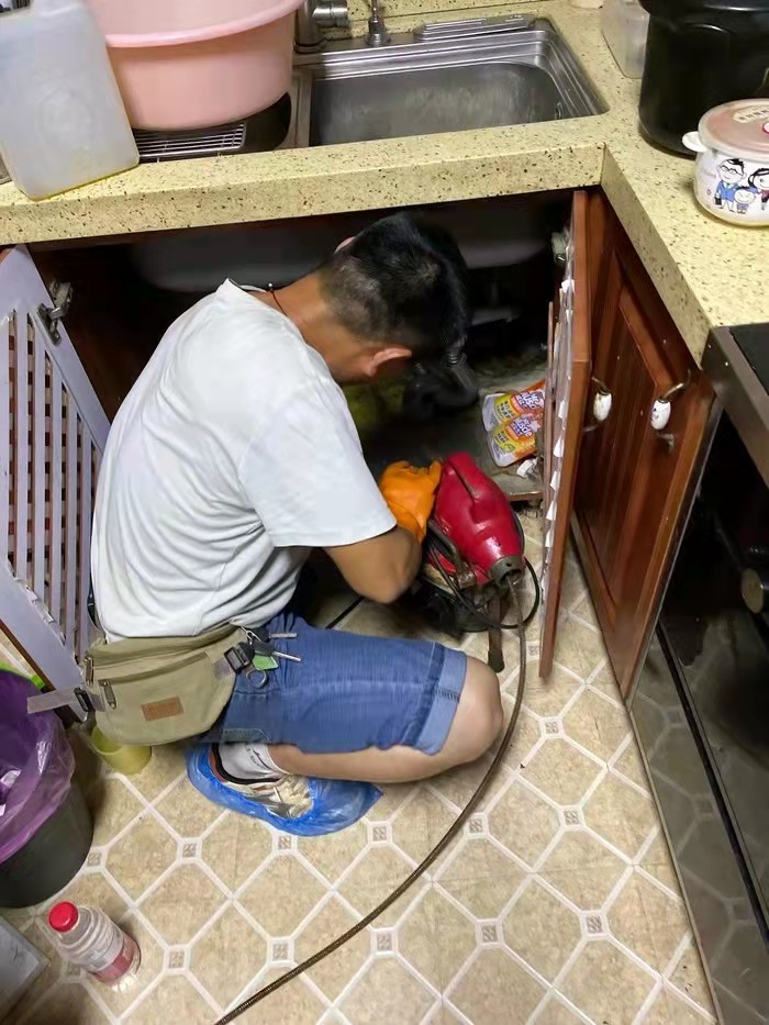 西区街道通下水道